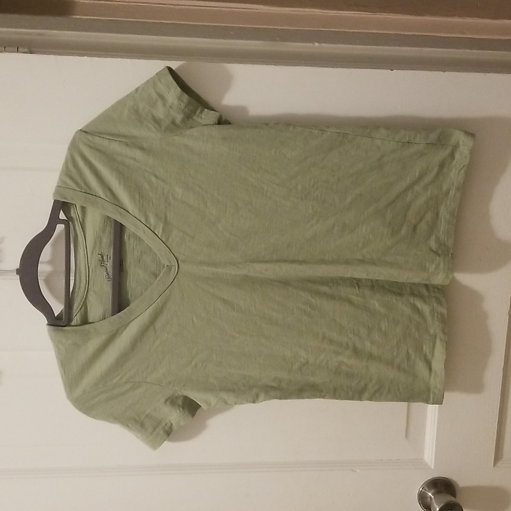 V-neck tshirt 5/$15
